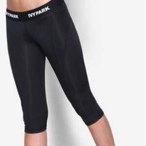 IVY PARK Low-Rise Sculptured 3/4 Length Le…